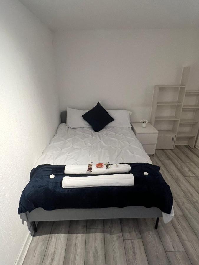 Indulge Hockley Hotel - With Free Front Parking - 10 Min Drive To Birmingham City Centre Bull Ring, Grand Central, Tesco Superstore, Primark & Commonwealth Games Бирмингем Экстерьер фото